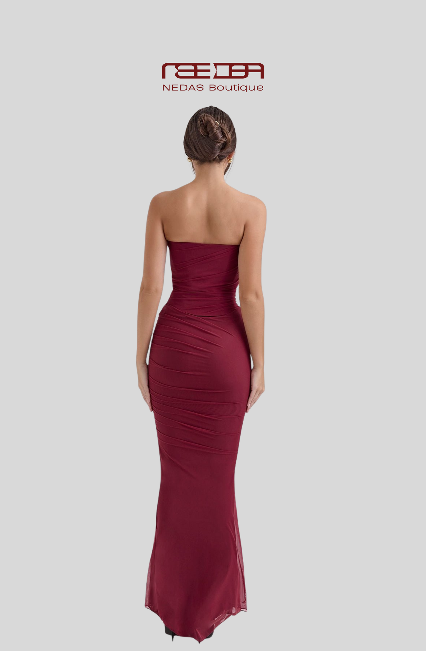 Nermin – Bordeaux Abendkleid mit Drapierung & Schal-Detail