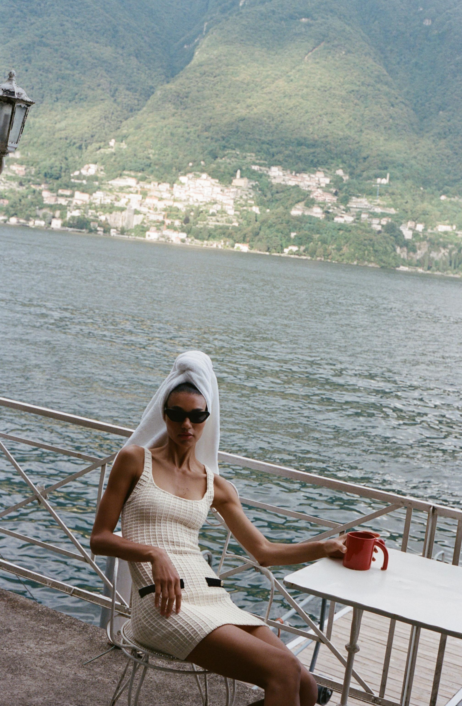 Elina Kleid - Femininer Tweed-Look mit Dekorative Deko-Knöpfe