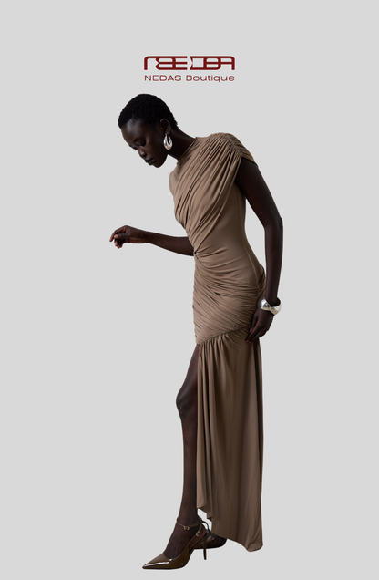 Serena – Figurbetontes Drapé-Kleid
