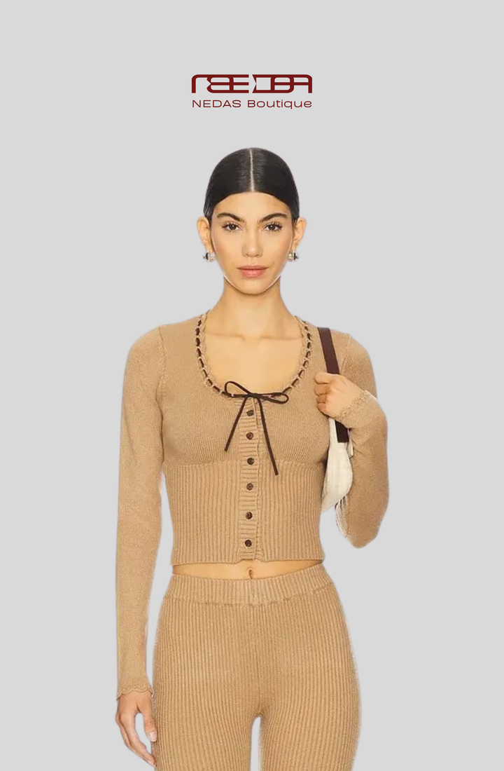 Amira – Feminines Strick-Set mit Schleifendetail