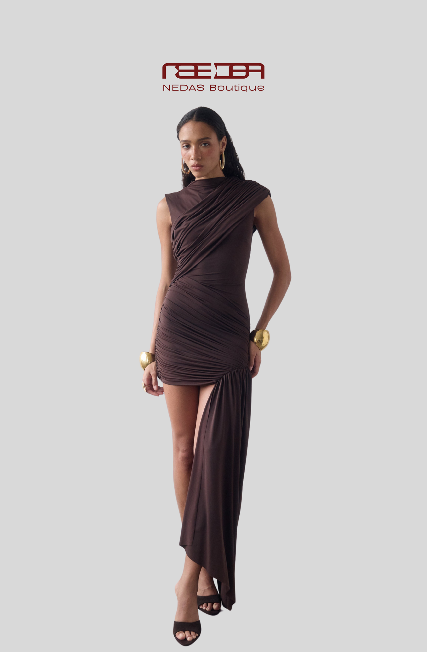 Serena – Figurbetontes Drapé-Kleid