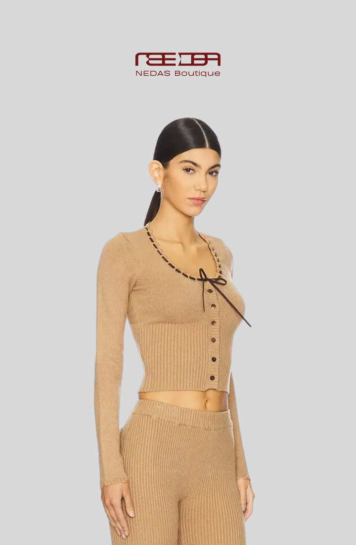 Amira – Feminines Strick-Set mit Schleifendetail