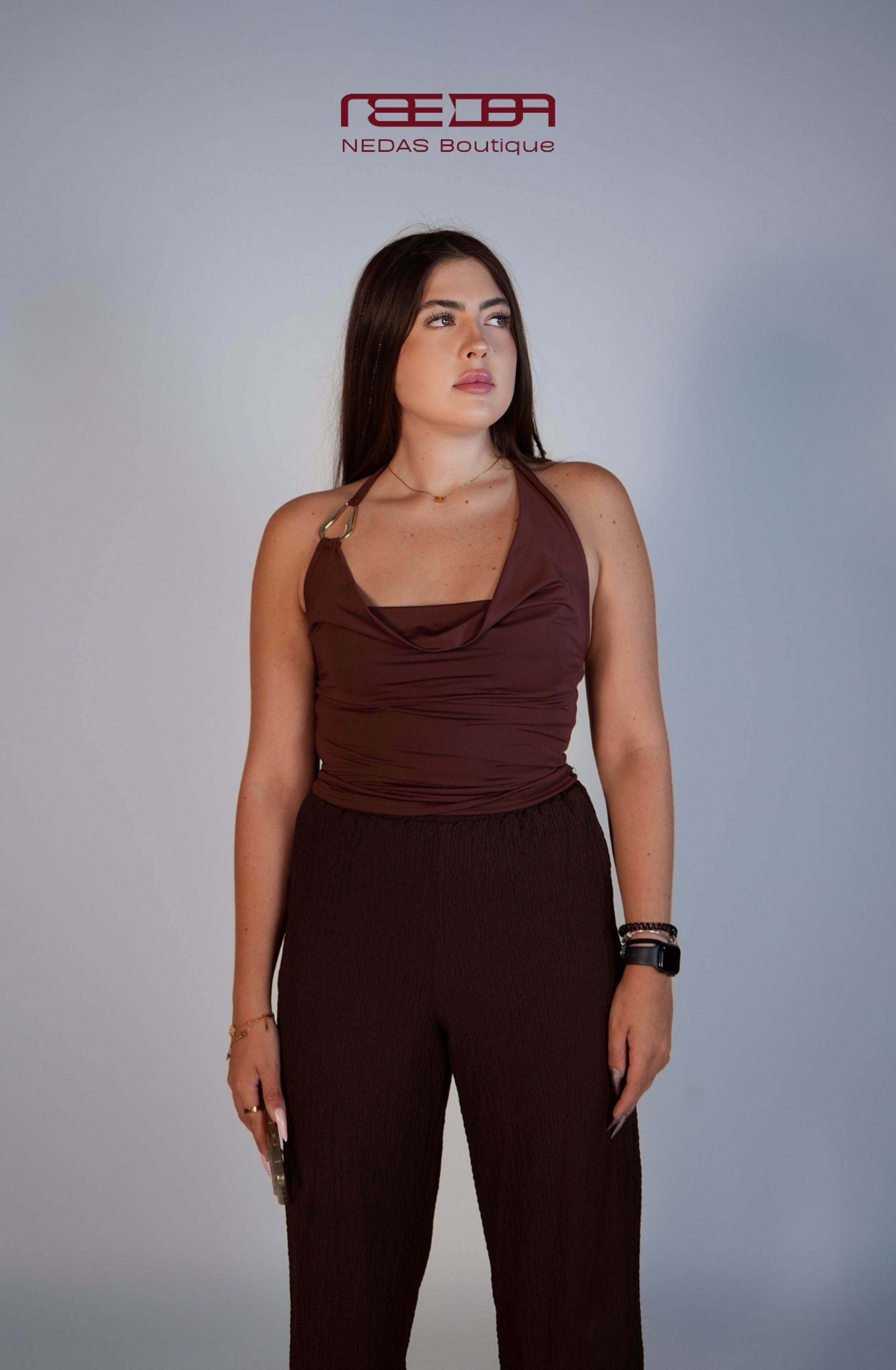 Arina – Elegantes Neckholder-Top in Schokobraun