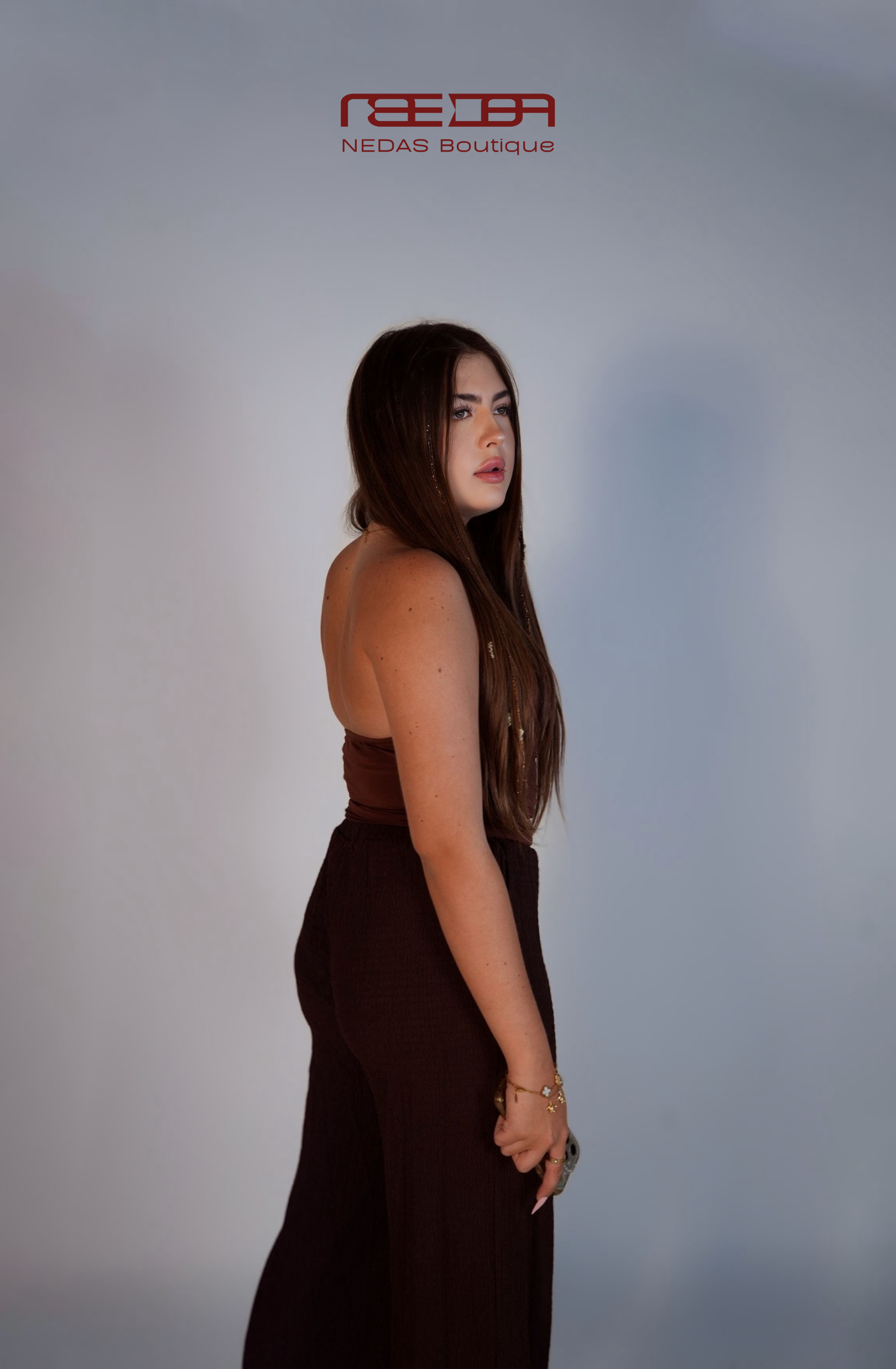 Arina – Elegantes Neckholder-Top in Schokobraun