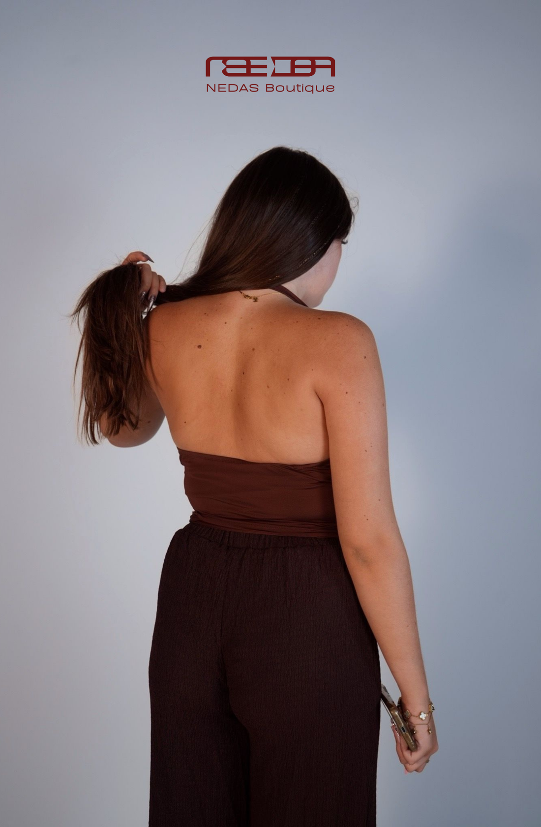 Arina – Elegantes Neckholder-Top in Schokobraun