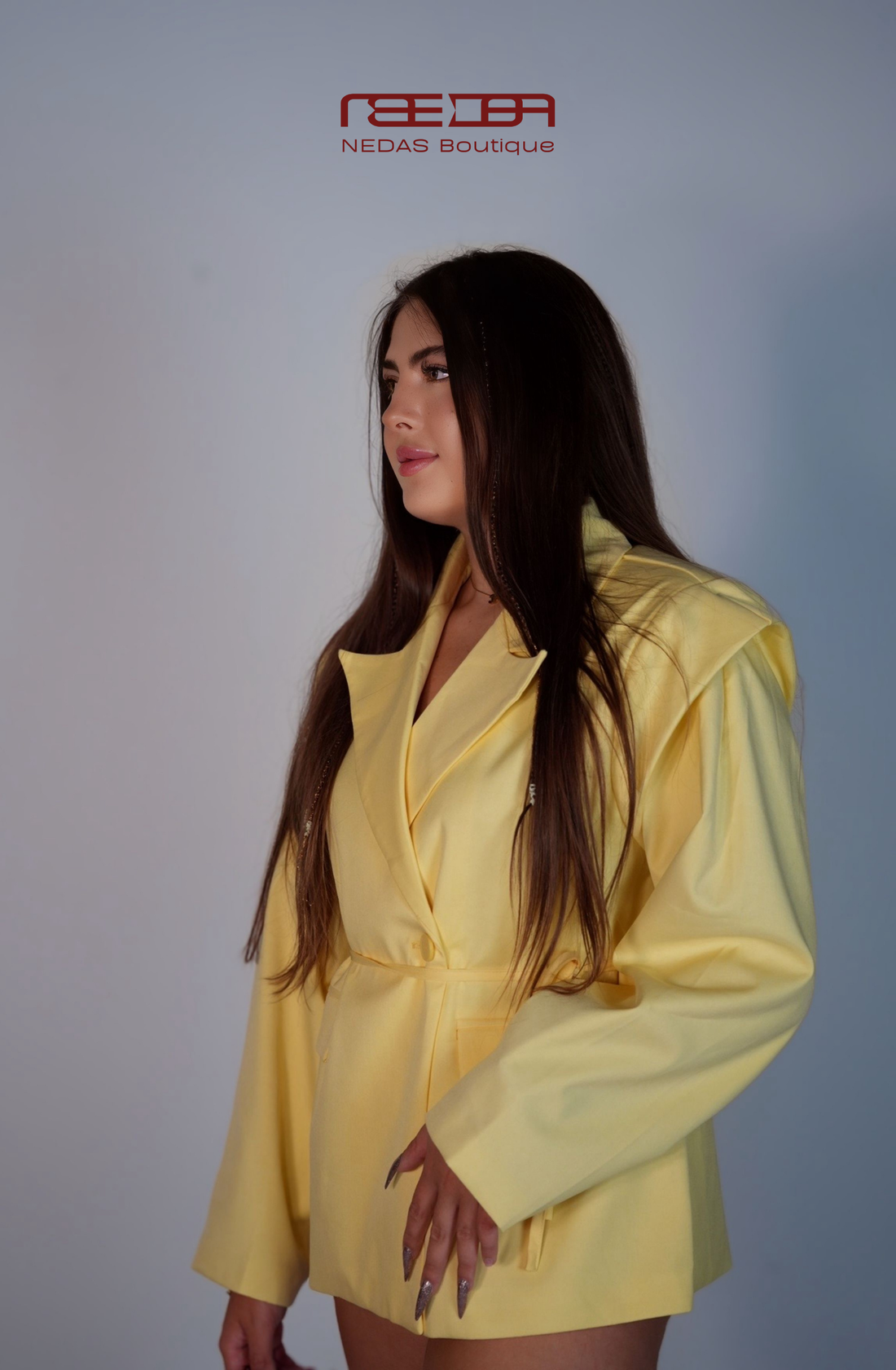 Arina – Oversize Blazer in Sonnengelb mit Taillengürtel