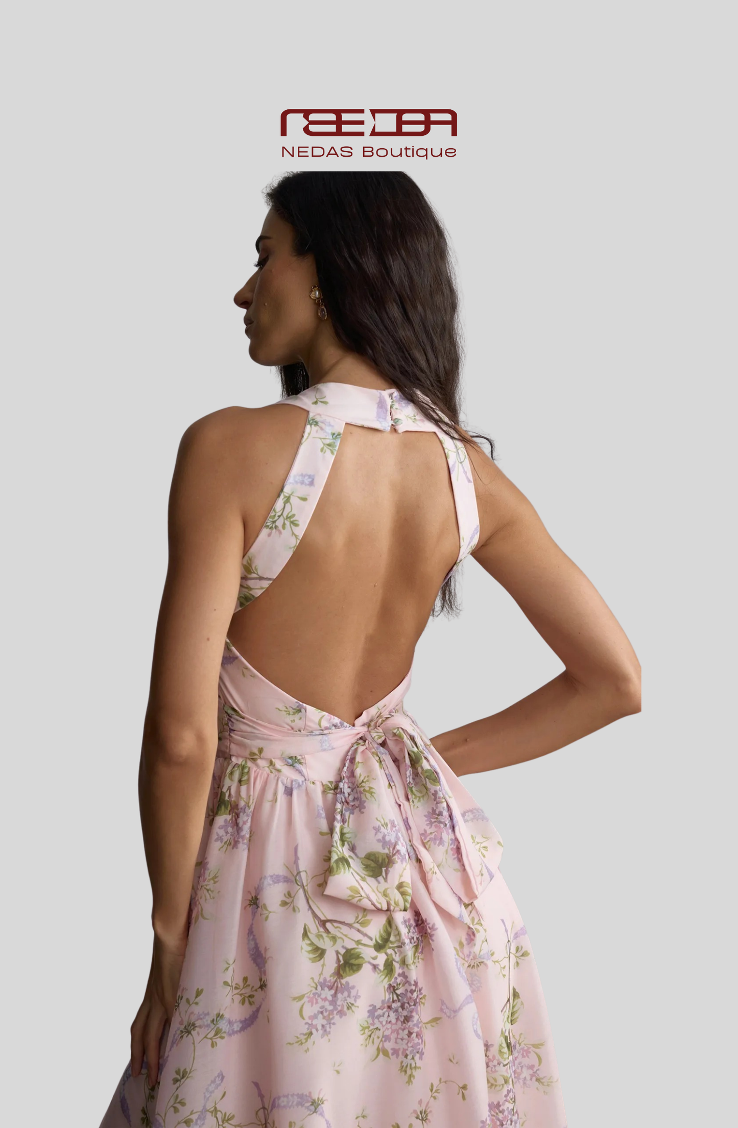 Romance in Bloom – Verspielte Eleganz im Blumendesign