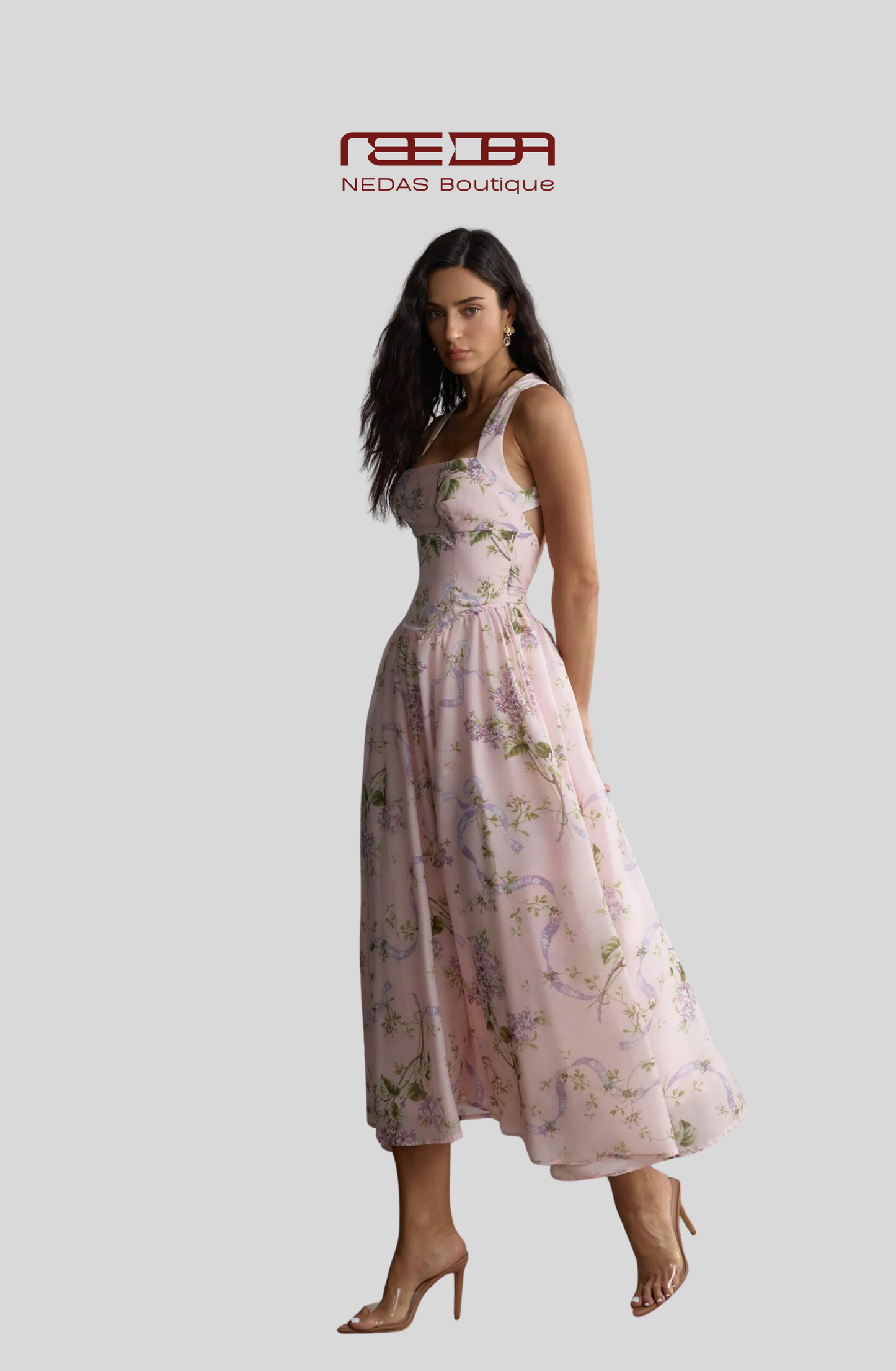 Romance in Bloom – Verspielte Eleganz im Blumendesign