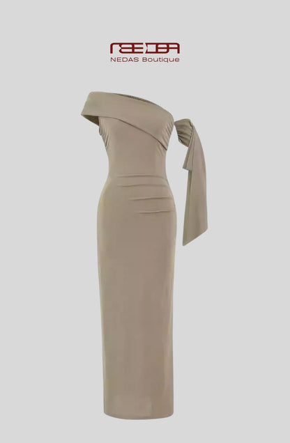 Ariya – Elegantes One-Shoulder-Maxikleid in Sandbeige